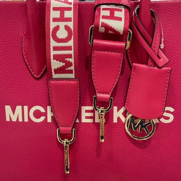 Michael Kors Mirella Medium East West Pebbled Leather Tote Shopper Bag MK EW
NWT - Picture 2 of 16